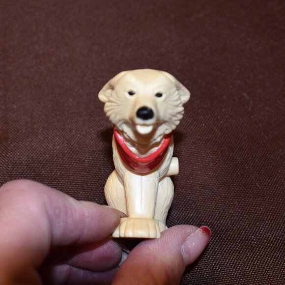 KFC Kids Meal - Winter Wonder Pals - White Dog / Wolf - APPLAUSE 1998 - Picture 3 of 3